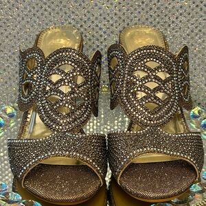 JohnF fashion Gold and Rhinestone Wedge Heel Shoes Size 10.